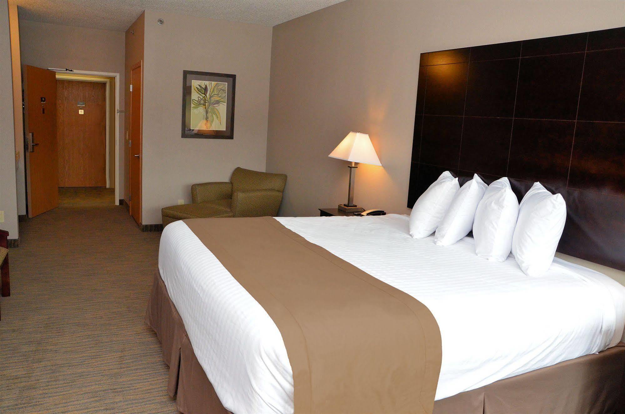 Qube Hotel - Polk City Luaran gambar