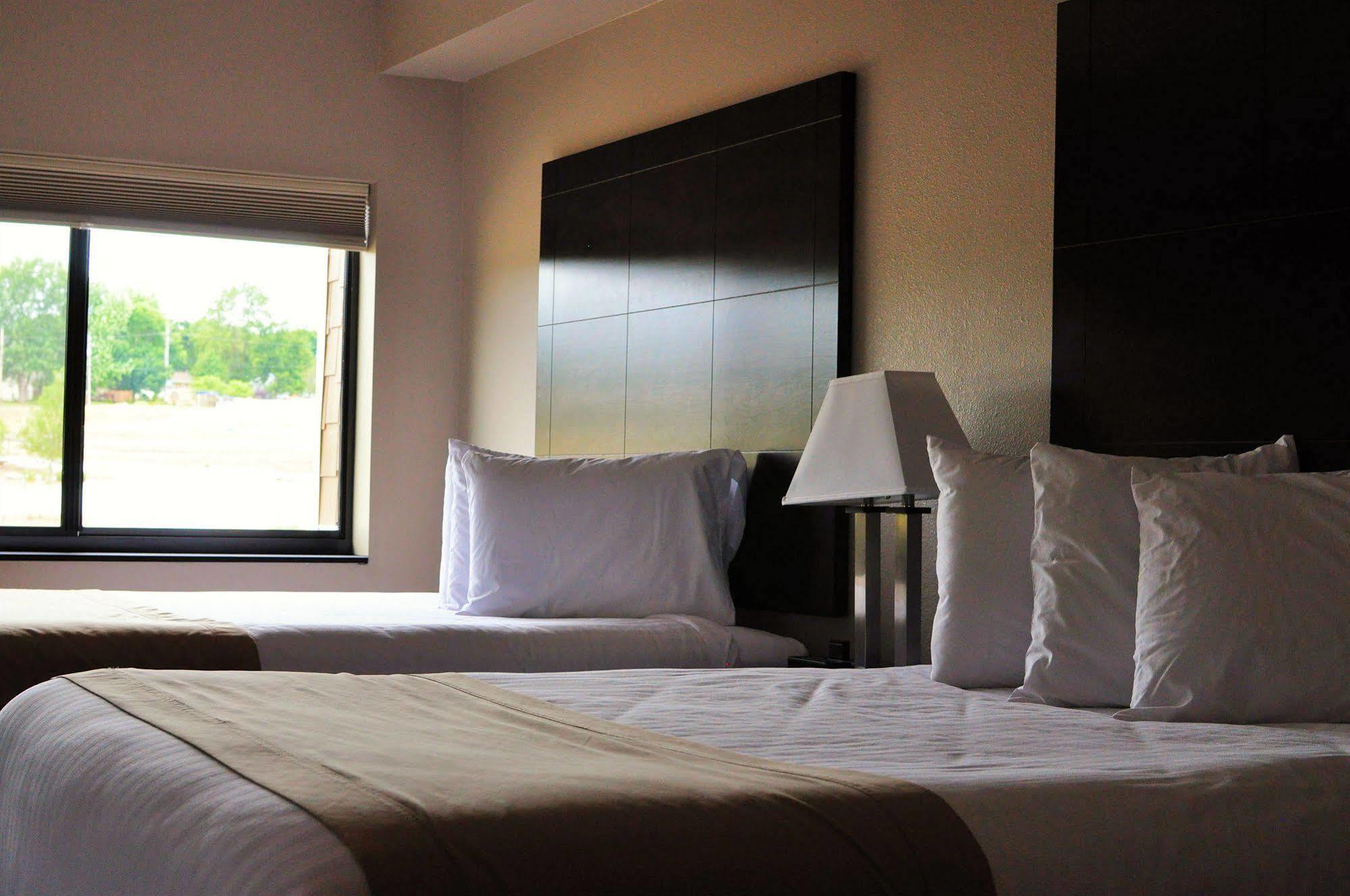 Qube Hotel - Polk City Luaran gambar