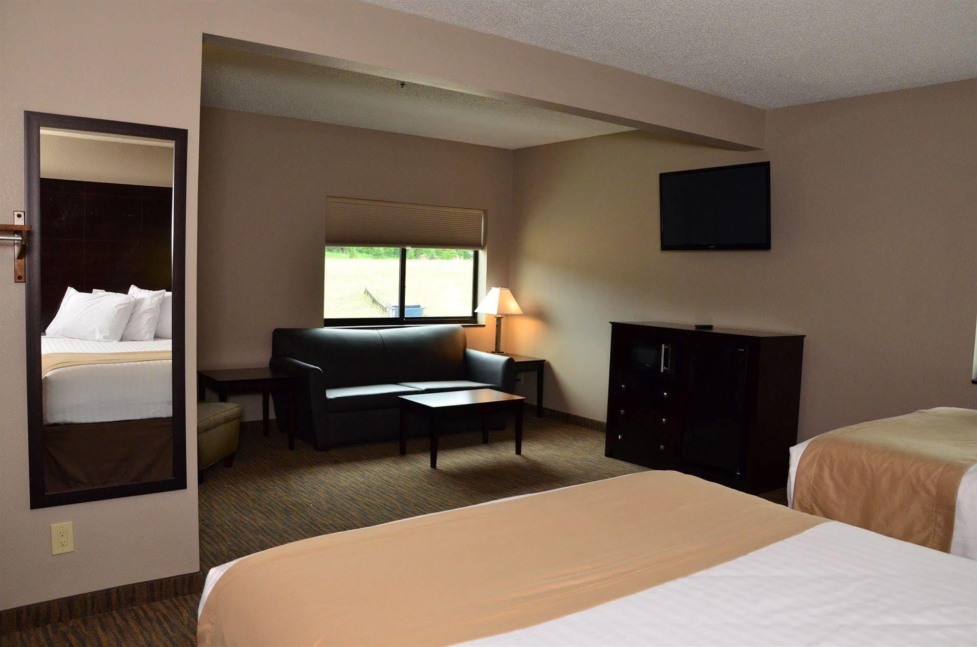Qube Hotel - Polk City Luaran gambar